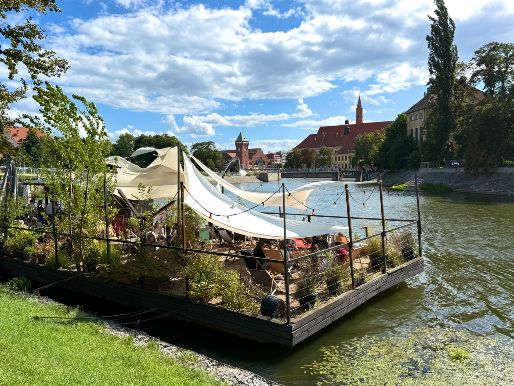 Parc riverside à Wrocław