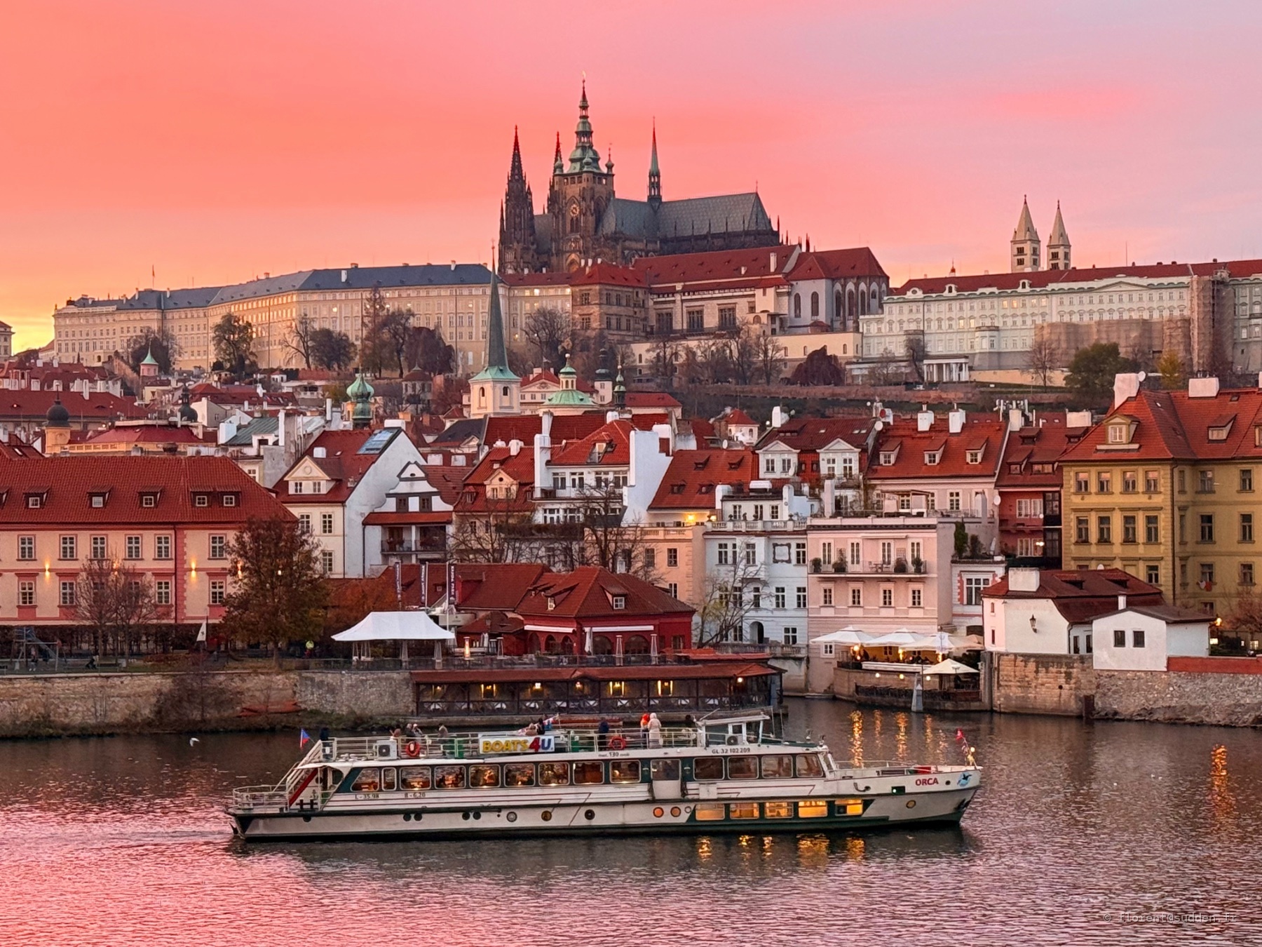 Prague, château et Vltava
