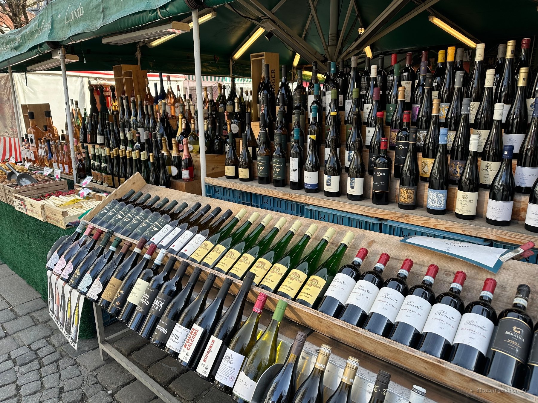 Étal de vins, Viktualienmarkt Munich