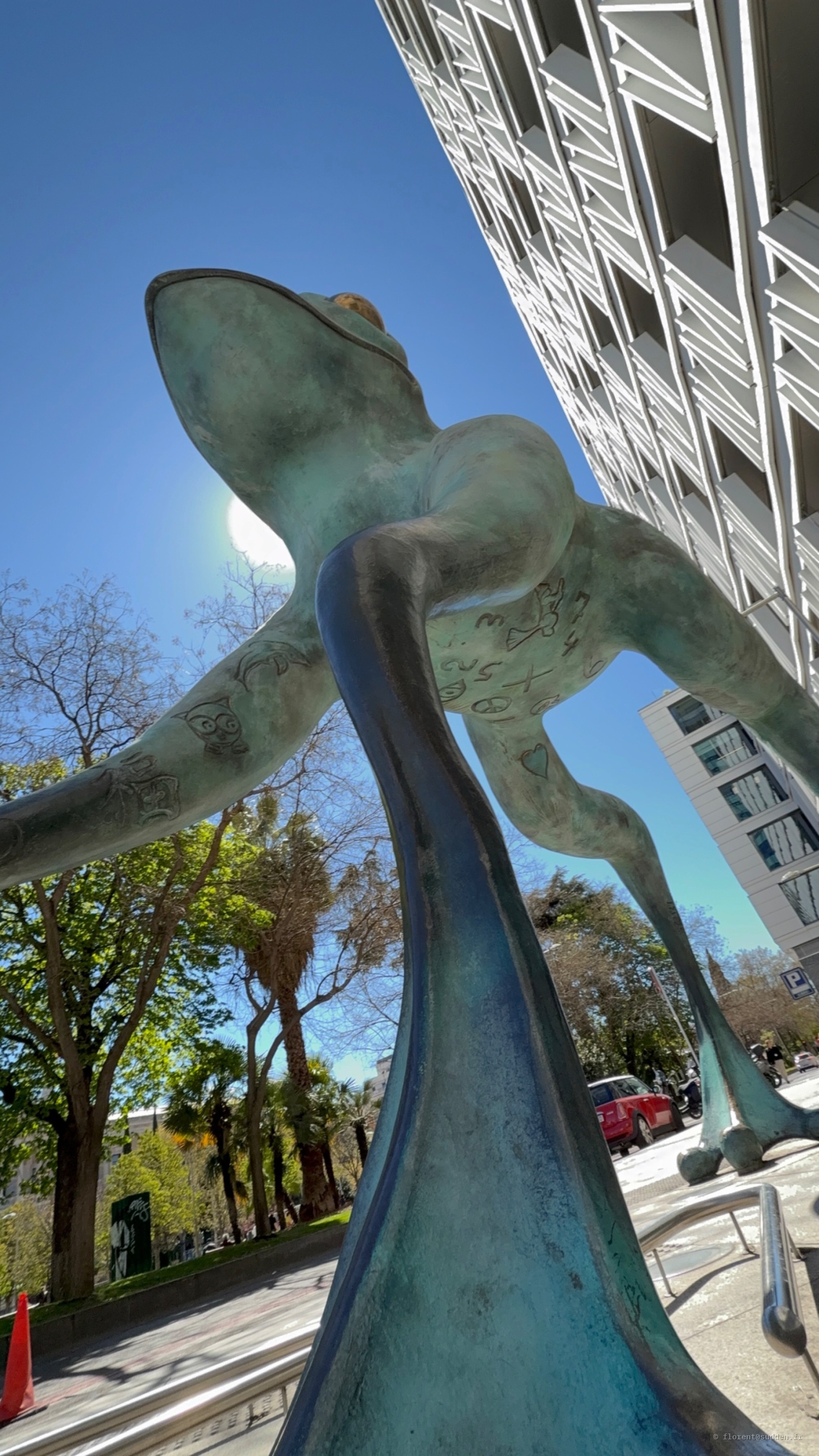 Sculpture moderne Paseo Recoletos