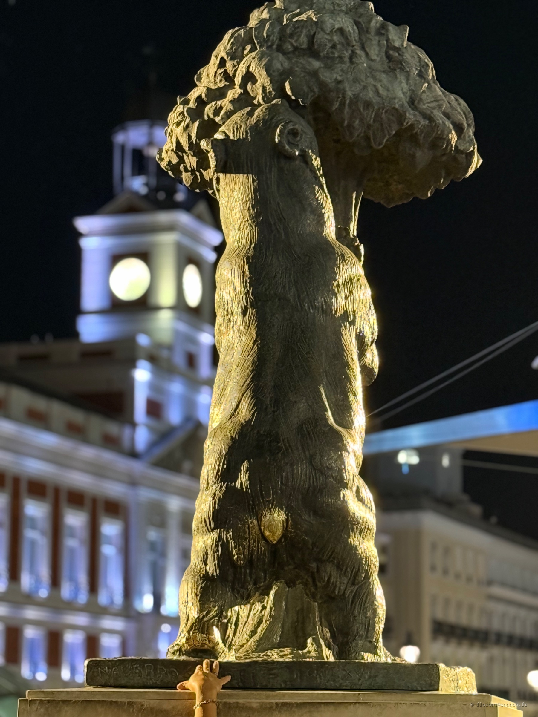 Statue de l'Ours et l'Arbousier