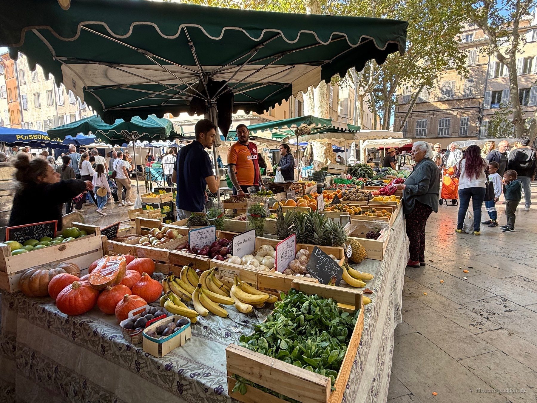 Les marchés d'Aix-en-Provence  // Place Richelme